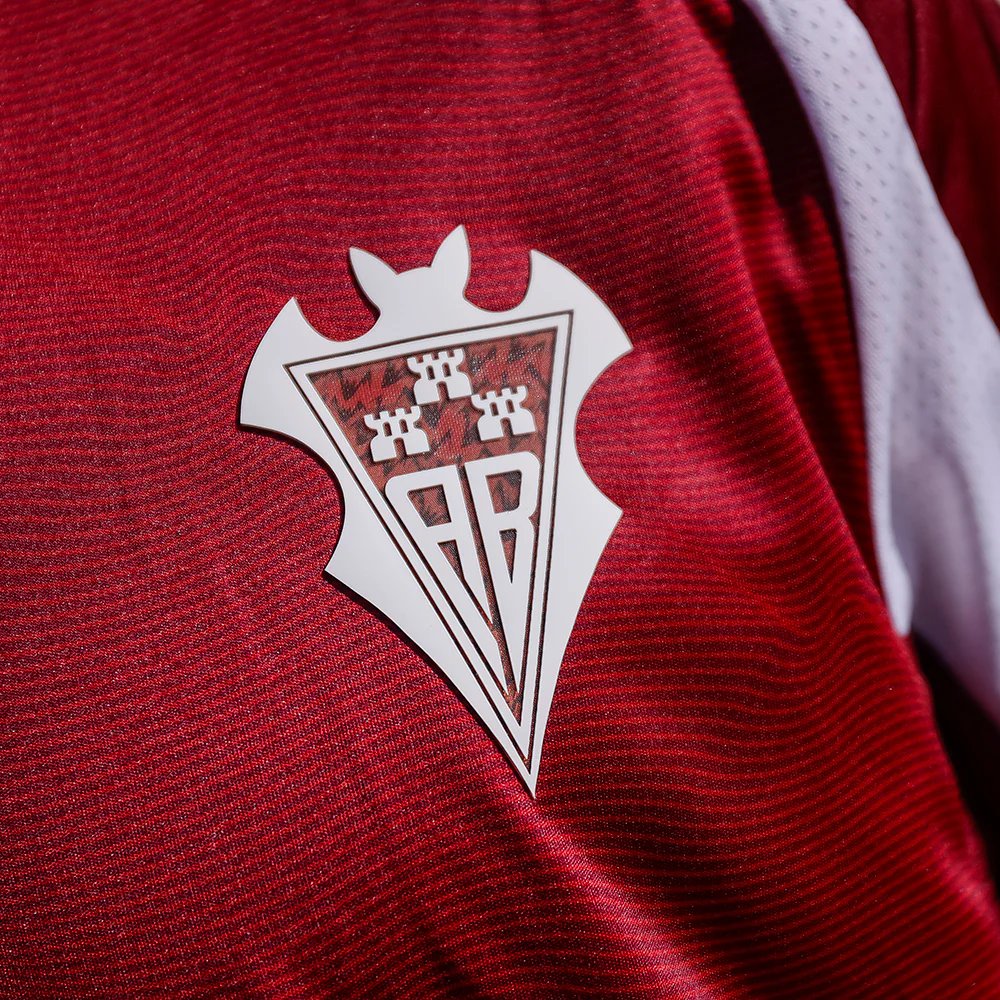 CAMISETA VISITANTE GRANATE JUGADOR JUNIOR 24/25 - Image 4